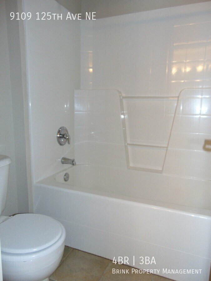 4+ Bedroom/2.5 Bath Luxury Kirkland Home.  Spacious Home, Rose Hill Area!  A Must See! property image