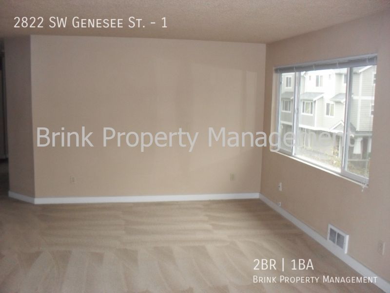 Gorgeous 2br in Triplex: Granite / Stainless / Slate / W/D property image