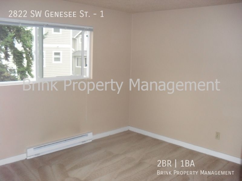 Gorgeous 2br in Triplex: Granite / Stainless / Slate / W/D property image