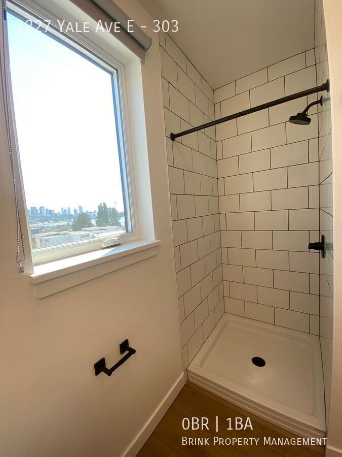 Welcome to Lakeview! - Live in Luxury & Style in the heart of Eastlake property image