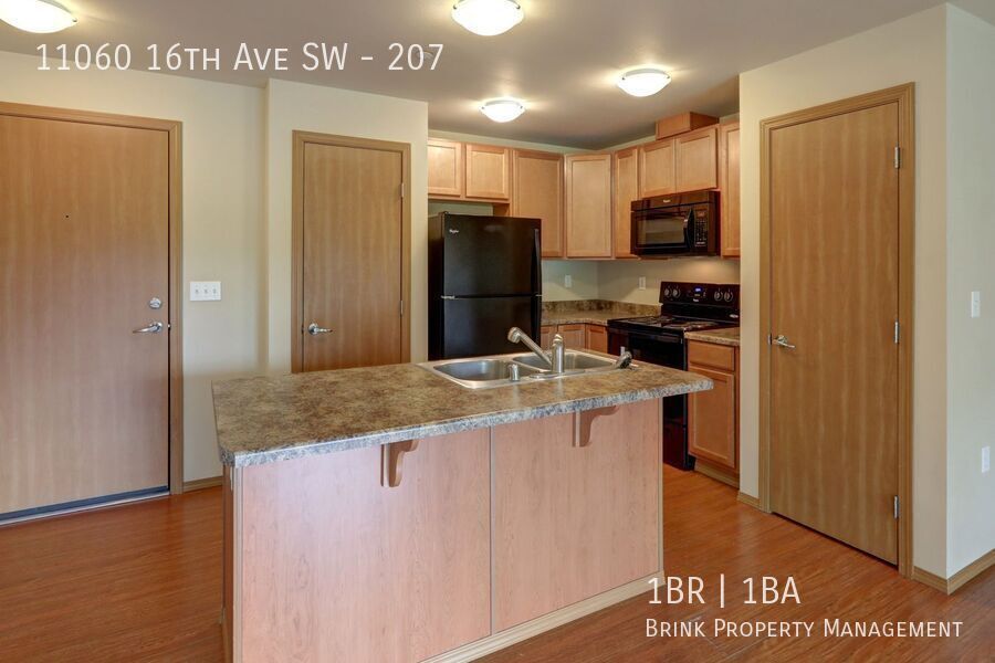 DubSea Apartments | Modern Apartment w/ In-Unit Laundry Available Now! property image