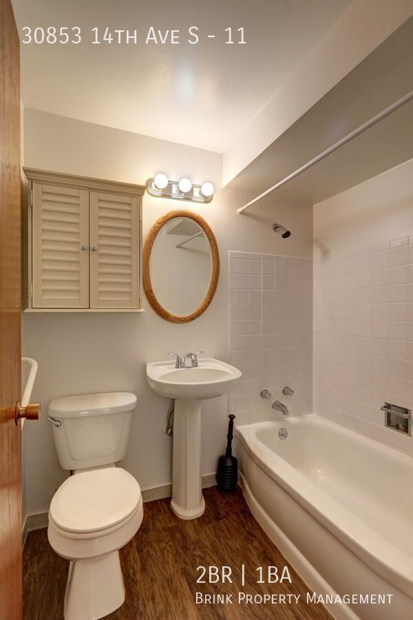 Move In Special 1 Months Free!!  Great 2BR in Quiet Complex!! property image