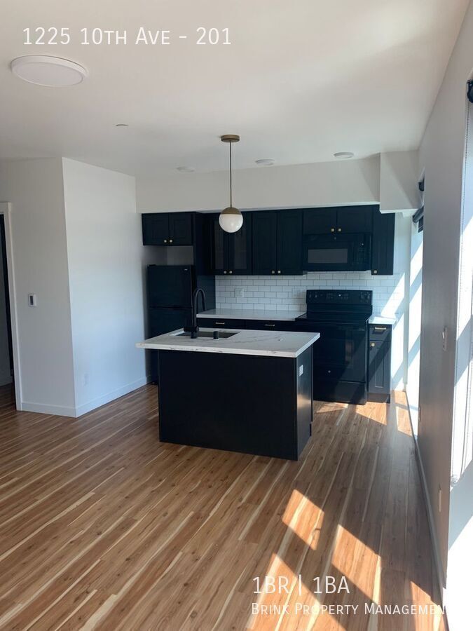 Live at The Woodworth - Classic & Cool Living in Capitol Hill property image