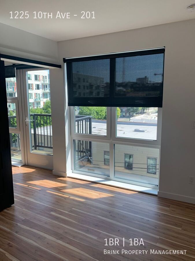 Live at The Woodworth - Classic & Cool Living in Capitol Hill property image