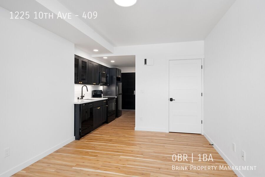 Live at The Woodworth - Classic & Cool Living in Capitol Hill property image