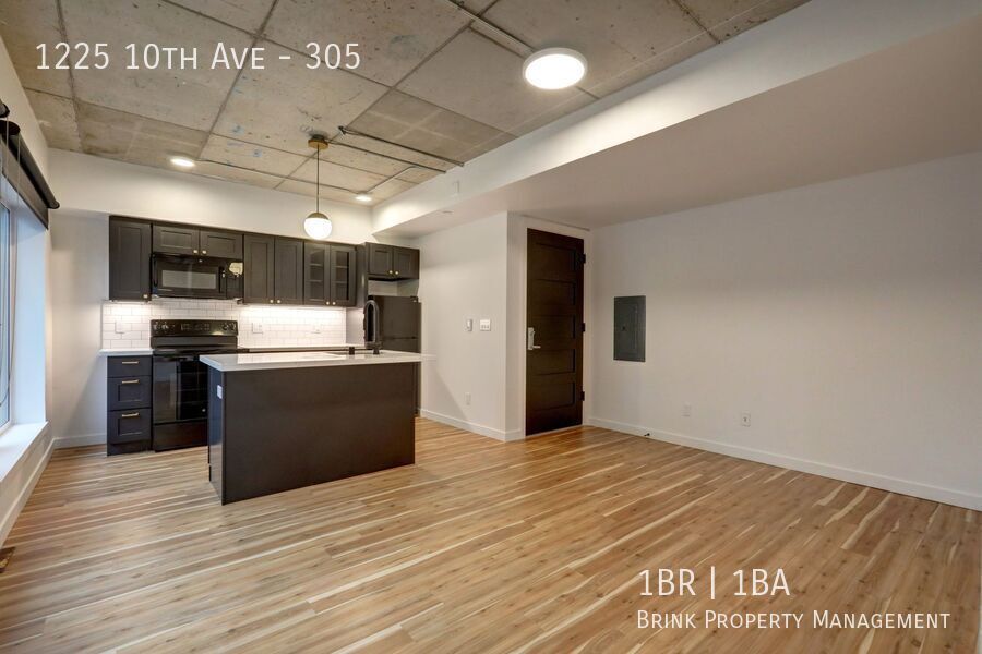 One Month Free! Live at The Woodworth - Classic & Cool Living in Capitol Hill property image
