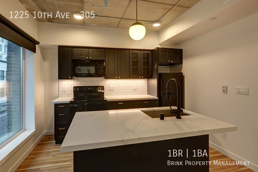 One Month Free! Live at The Woodworth - Classic & Cool Living in Capitol Hill property image
