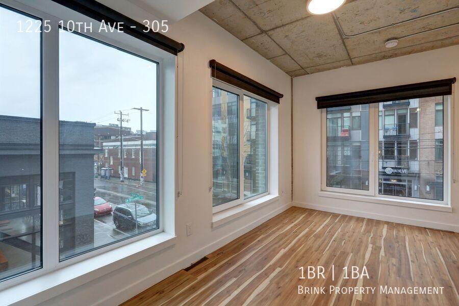 One Month Free! Live at The Woodworth - Classic & Cool Living in Capitol Hill property image