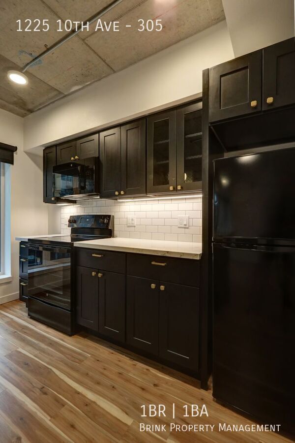 One Month Free! Live at The Woodworth - Classic & Cool Living in Capitol Hill property image