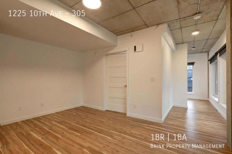 One Month Free! Live at The Woodworth - Classic & Cool Living in Capitol Hill property image
