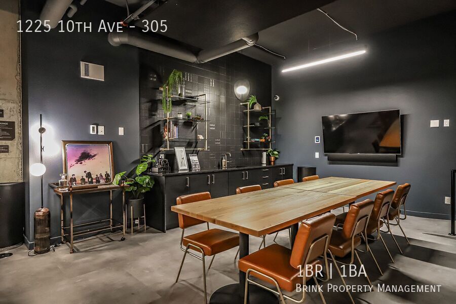 One Month Free! Live at The Woodworth - Classic & Cool Living in Capitol Hill property image