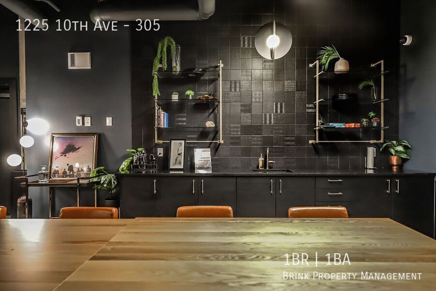 One Month Free! Live at The Woodworth - Classic & Cool Living in Capitol Hill property image