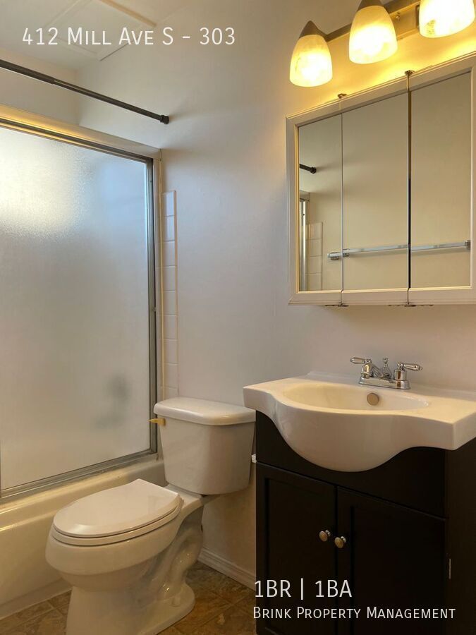 1 Month Free!! Great 1 1BR/1BA Conveniently Located property image