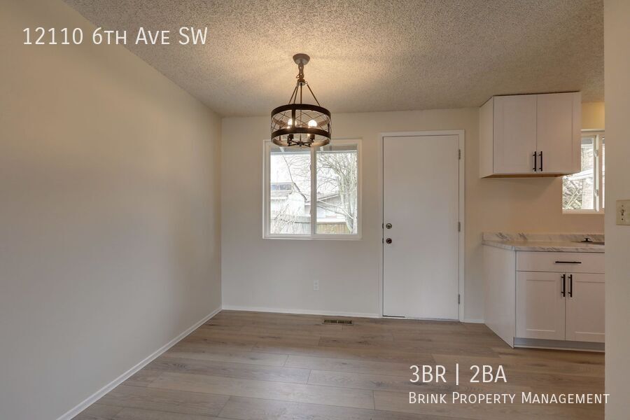 Beautiful, Remodeled Burien Rambler Available Now! 3 Bedrooms Plus Den! property image