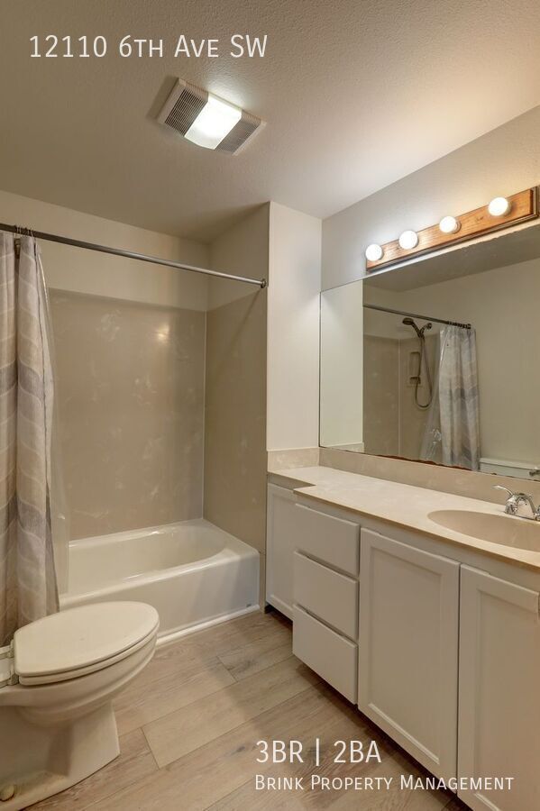 Beautiful, Remodeled Burien Rambler Available Now! 3 Bedrooms Plus Den! property image