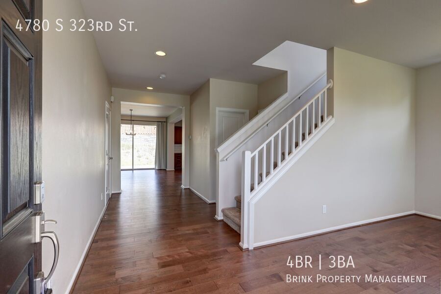 4 Bedroom Home with Open Den, Living & Family Rooms – Space for Everyone property image