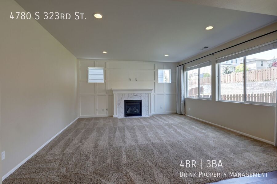 4 Bedroom Home with Open Den, Living & Family Rooms – Space for Everyone property image