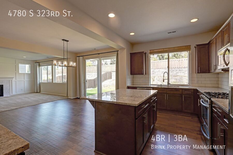 4 Bedroom Home with Open Den, Living & Family Rooms – Space for Everyone property image