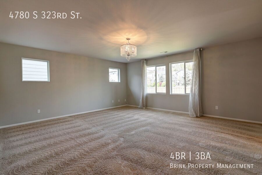 4 Bedroom Home with Open Den, Living & Family Rooms – Space for Everyone property image