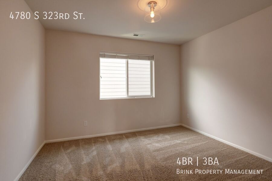 4 Bedroom Home with Open Den, Living & Family Rooms – Space for Everyone property image