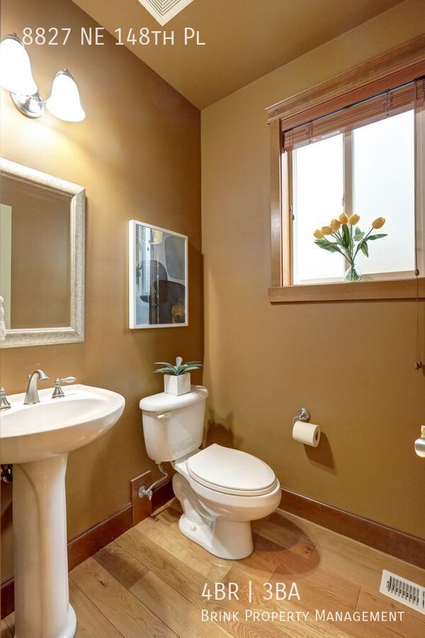 Modern Comfort Meets Convenience in Inglemoor Court 4 Bedroom Home property image