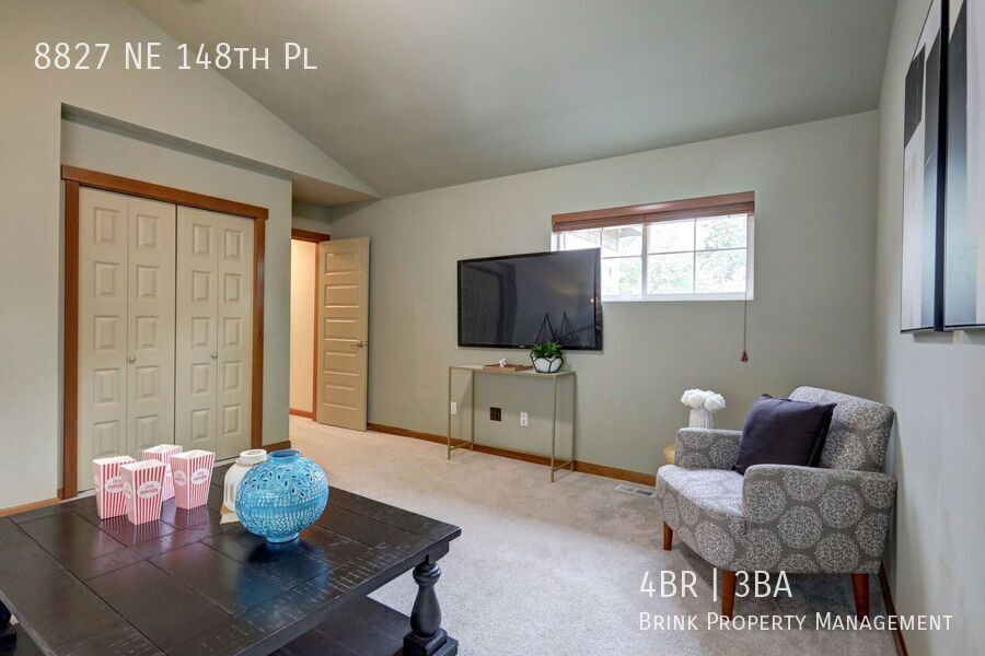 Modern Comfort Meets Convenience in Inglemoor Court 4 Bedroom Home property image