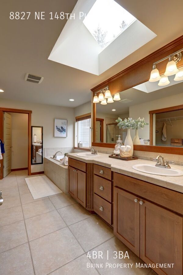 Modern Comfort Meets Convenience in Inglemoor Court 4 Bedroom Home property image