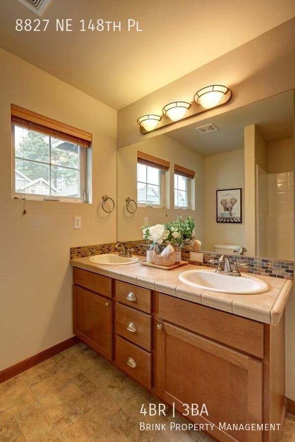 Modern Comfort Meets Convenience in Inglemoor Court 4 Bedroom Home property image