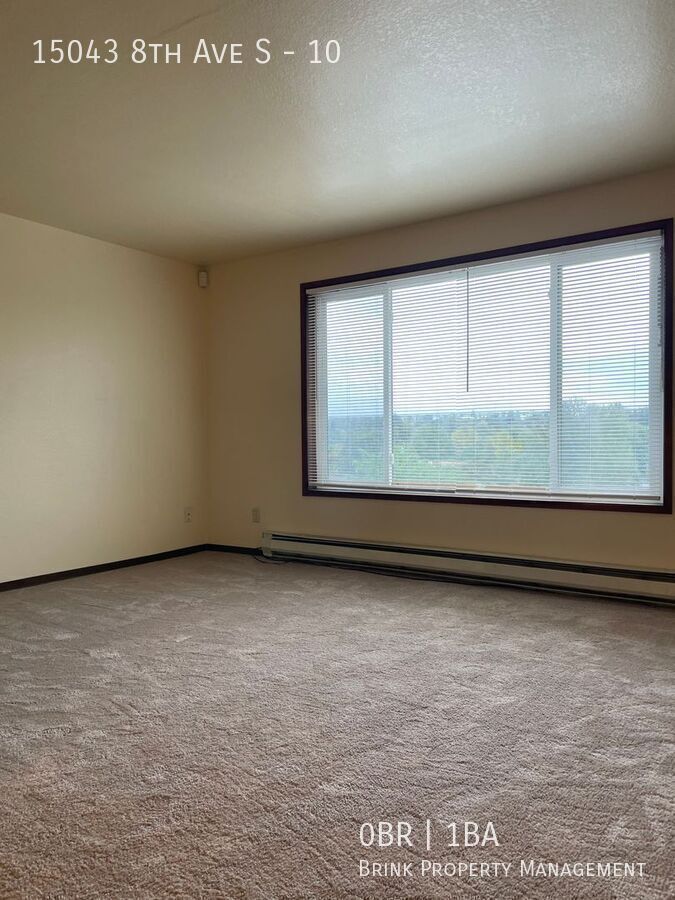 $500 VISA GIFT CARD Plus 1 MONTH FREE WITH MOVE IN SPECIAL!  Charming vintage studio in Burien close to downtown! property image
