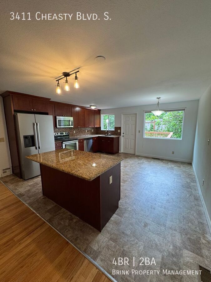 Spacious 4 Bedroom in Beacon Hill!  Lots of Updates, Perfect Location! property image
