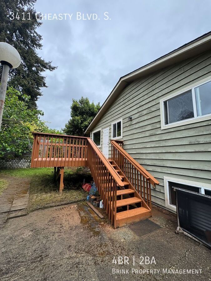 Spacious 4 Bedroom in Beacon Hill!  Lots of Updates, Perfect Location! property image