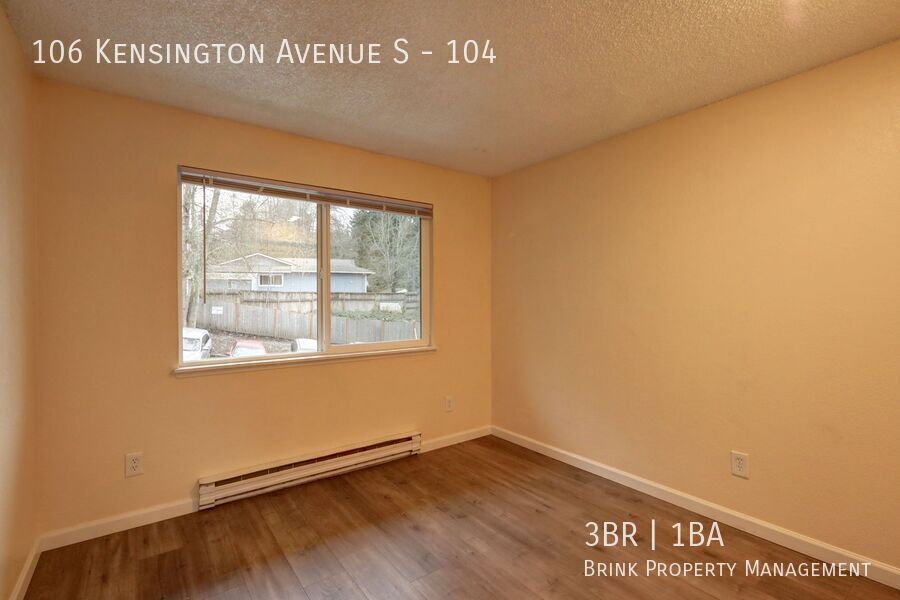 One Month Free!! Fantastic Updated 3 Bedroom Apartment Home in Convenient Location property image