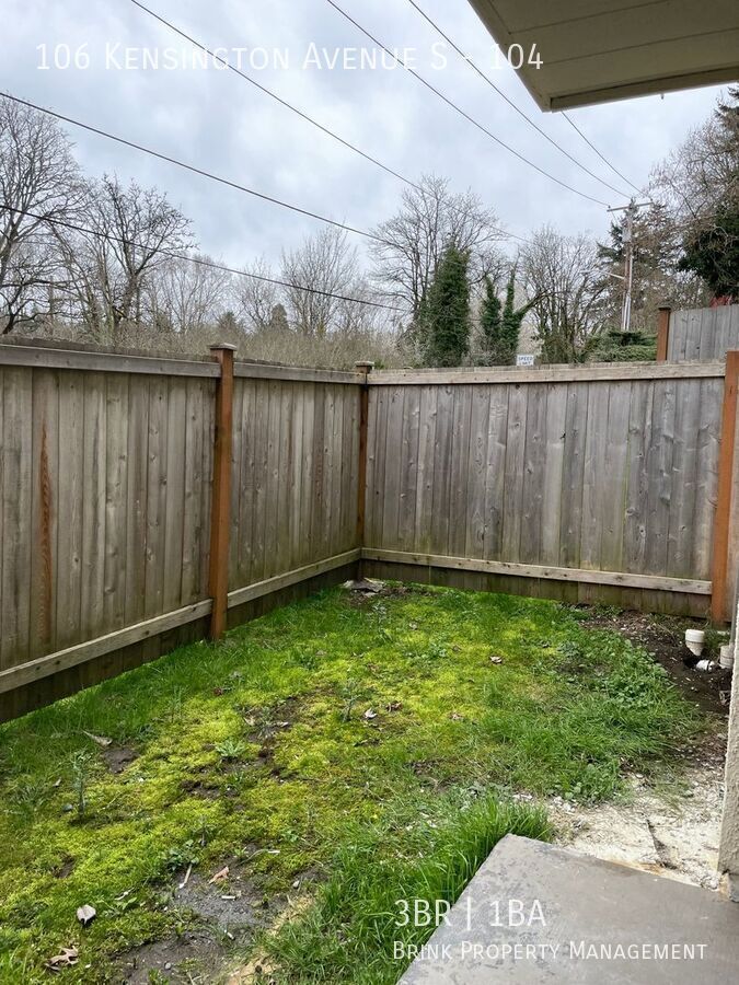 One Month Free!! Fantastic Updated 3 Bedroom Apartment Home in Convenient Location property image