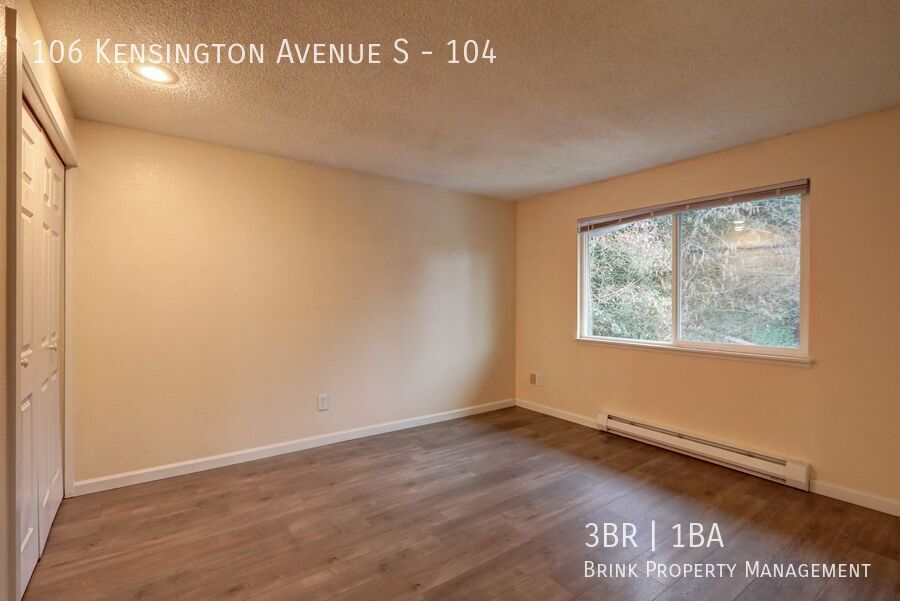 One Month Free!! Fantastic Updated 3 Bedroom Apartment Home in Convenient Location property image