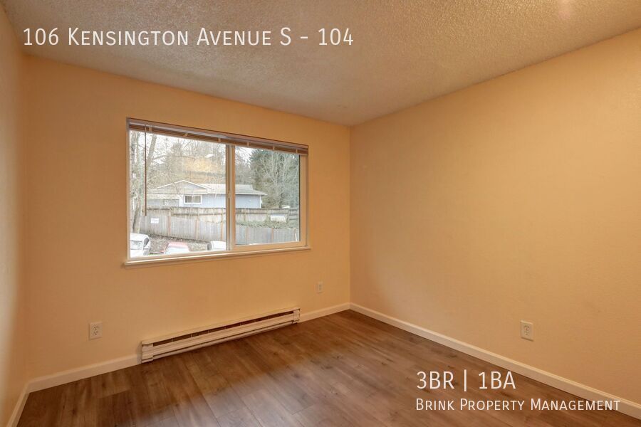One Month Free!! Fantastic Updated 3 Bedroom Apartment Home in Convenient Location property image