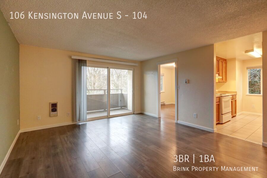 One Month Free!! Fantastic Updated 3 Bedroom Apartment Home in Convenient Location property image
