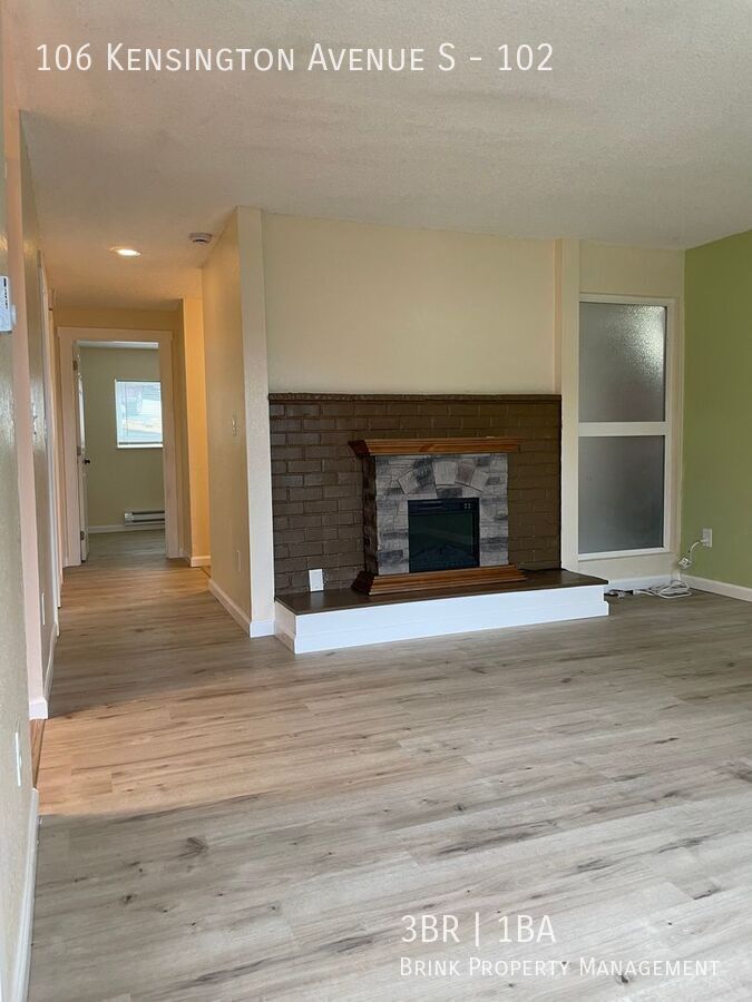 One Month Free!! Great Remodeled 3 Bedroom Apartment Home - Convenient Location property image