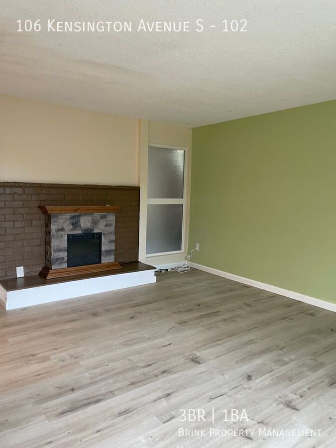 One Month Free!! Great Remodeled 3 Bedroom Apartment Home - Convenient Location property image
