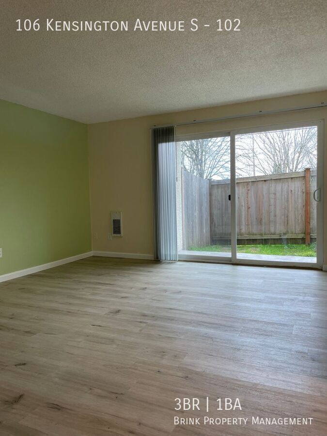 One Month Free!! Great Remodeled 3 Bedroom Apartment Home - Convenient Location property image
