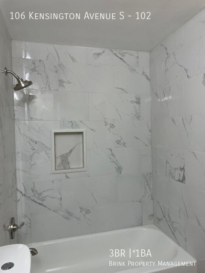 One Month Free!! Great Remodeled 3 Bedroom Apartment Home - Convenient Location property image