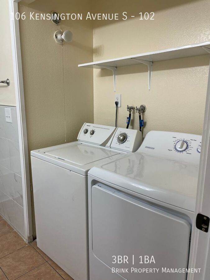 One Month Free!! Great Remodeled 3 Bedroom Apartment Home - Convenient Location property image