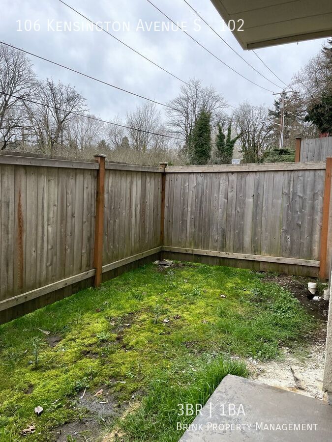 One Month Free!! Great Remodeled 3 Bedroom Apartment Home - Convenient Location property image