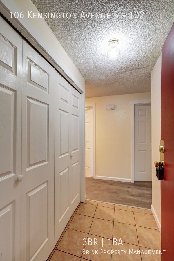 One Month Free!! Great Remodeled 3 Bedroom Apartment Home - Convenient Location property image