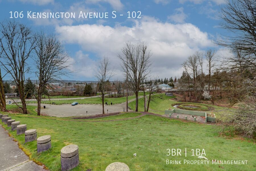 One Month Free!! Great Remodeled 3 Bedroom Apartment Home - Convenient Location property image