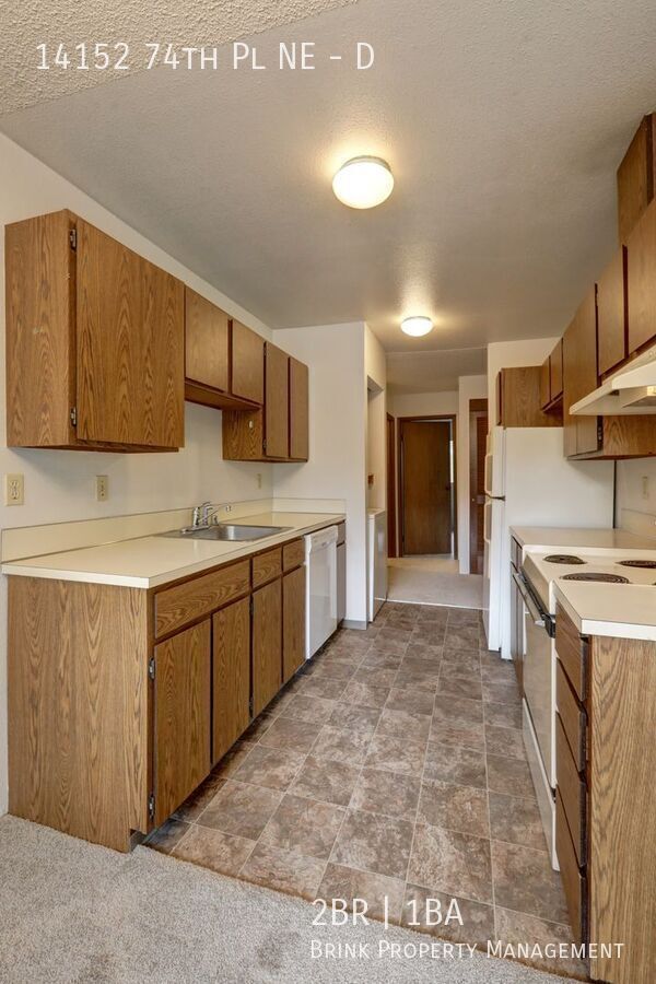 Top floor 2 bedroom 2 bath condo in Kirkland property image