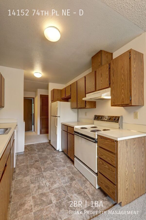Top floor 2 bedroom 2 bath condo in Kirkland property image