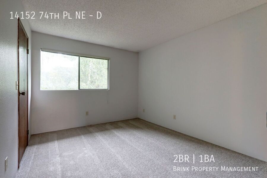 Top floor 2 bedroom 2 bath condo in Kirkland property image