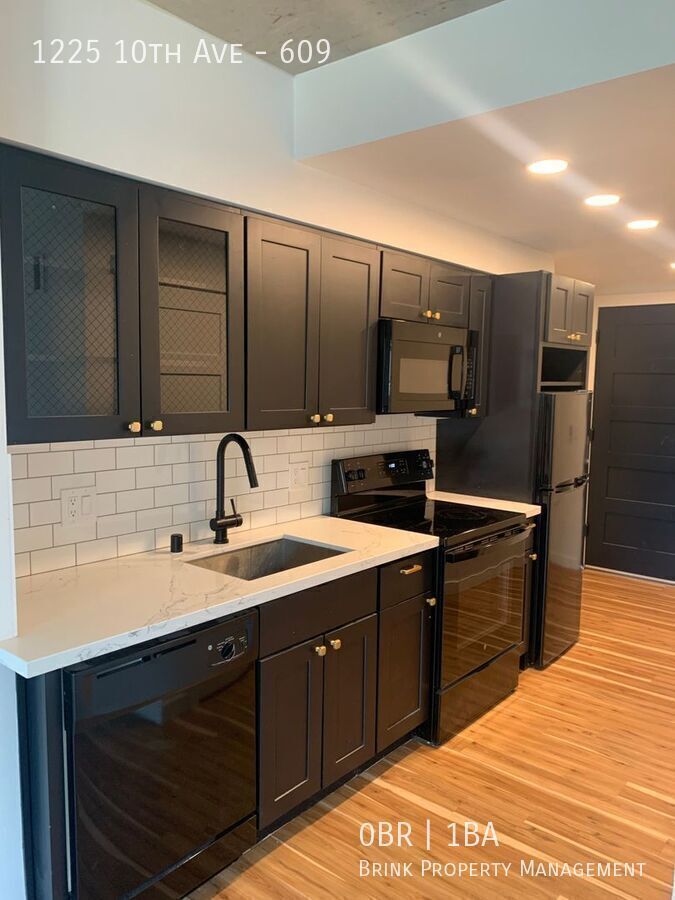 Live at The Woodworth - Classic & Cool Living in Capitol Hill property image