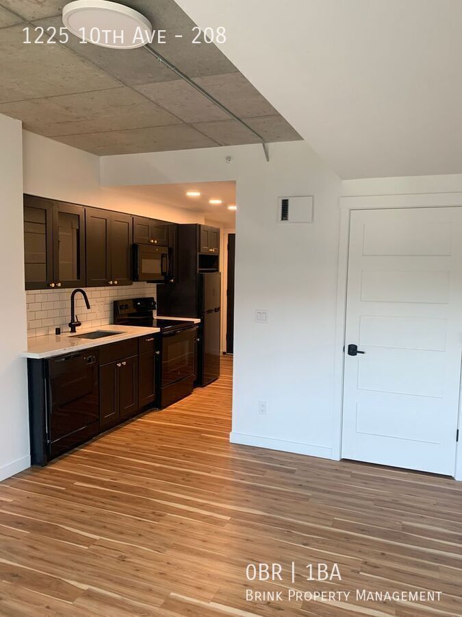 Live at The Woodworth - Classic & Cool Living in Capitol Hill property image