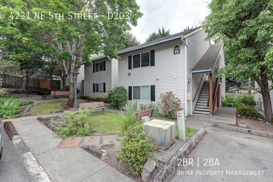 Beautiful 2 Bedroom Condo in Great Highlands Neighborhood!! property image